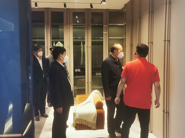 旅行银娱优越会家居生产车间